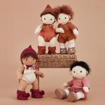OE-Dinkum-Dolls-Snuggly-Knit-Sets-Group_00083928-953c-48cf-b28b-6e5d017a339e_800x